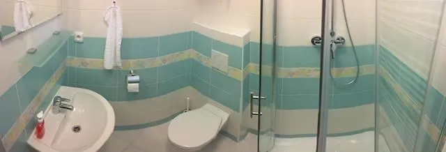 Restaurace A Blucina Πανσιόν *