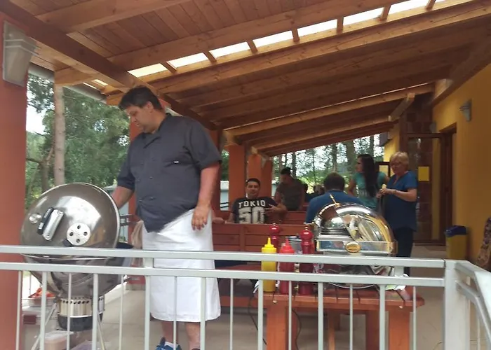 Πανσιόν Restaurace A Blucina Dačice