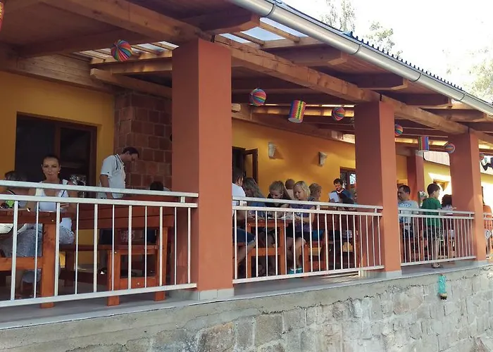 Restaurace A Blucina Πανσιόν